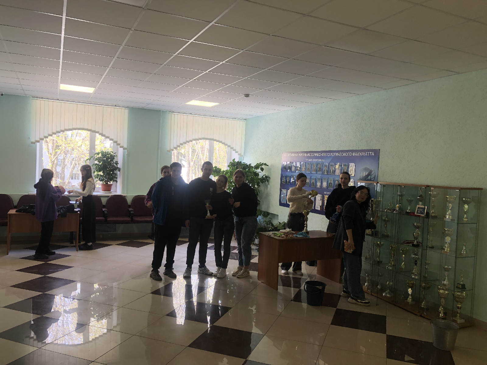 20 апреля 2024 года группа 23ИПО1 (куратор – проф. каф. ВИиО В.И. Шувалов) приняла участие в субботнике по уборке аудиторий 11 корпуса ПГУ и приведению в порядок прилегающей территории